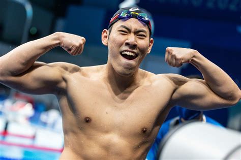 Shortest swimmers - These are the shortest male swimmers to win Olympic medals in individual events since 1960. Australian Brad Cooper is the shortest one, being 1.60 m tall. In the modern era, Japan’s Tomomi Morita, Olympic medalist in 2004, was 1.69 m tall.